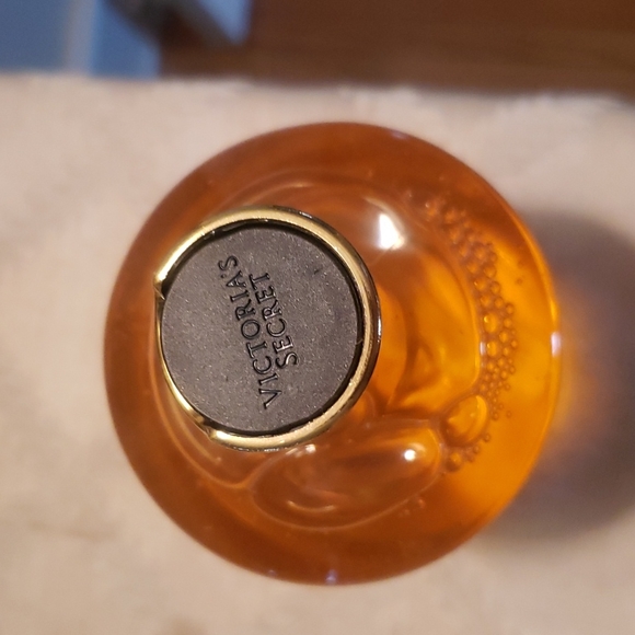 NEW DISCONTINUED Bare Vanilla shower gel Victorias Secret - Picture 3 of 4